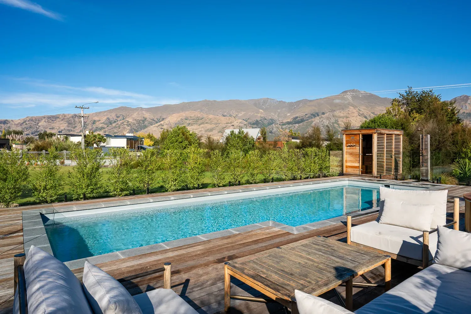 The Elegance, the pool style David Faulkner chose
