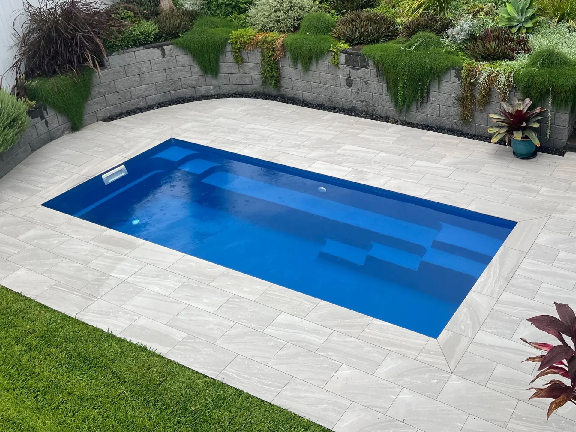 The Esprit in Sapphire Blue (Leisure Pools photo)